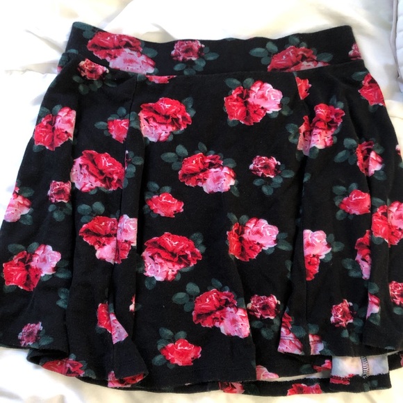 Skirt - Picture 2 of 3